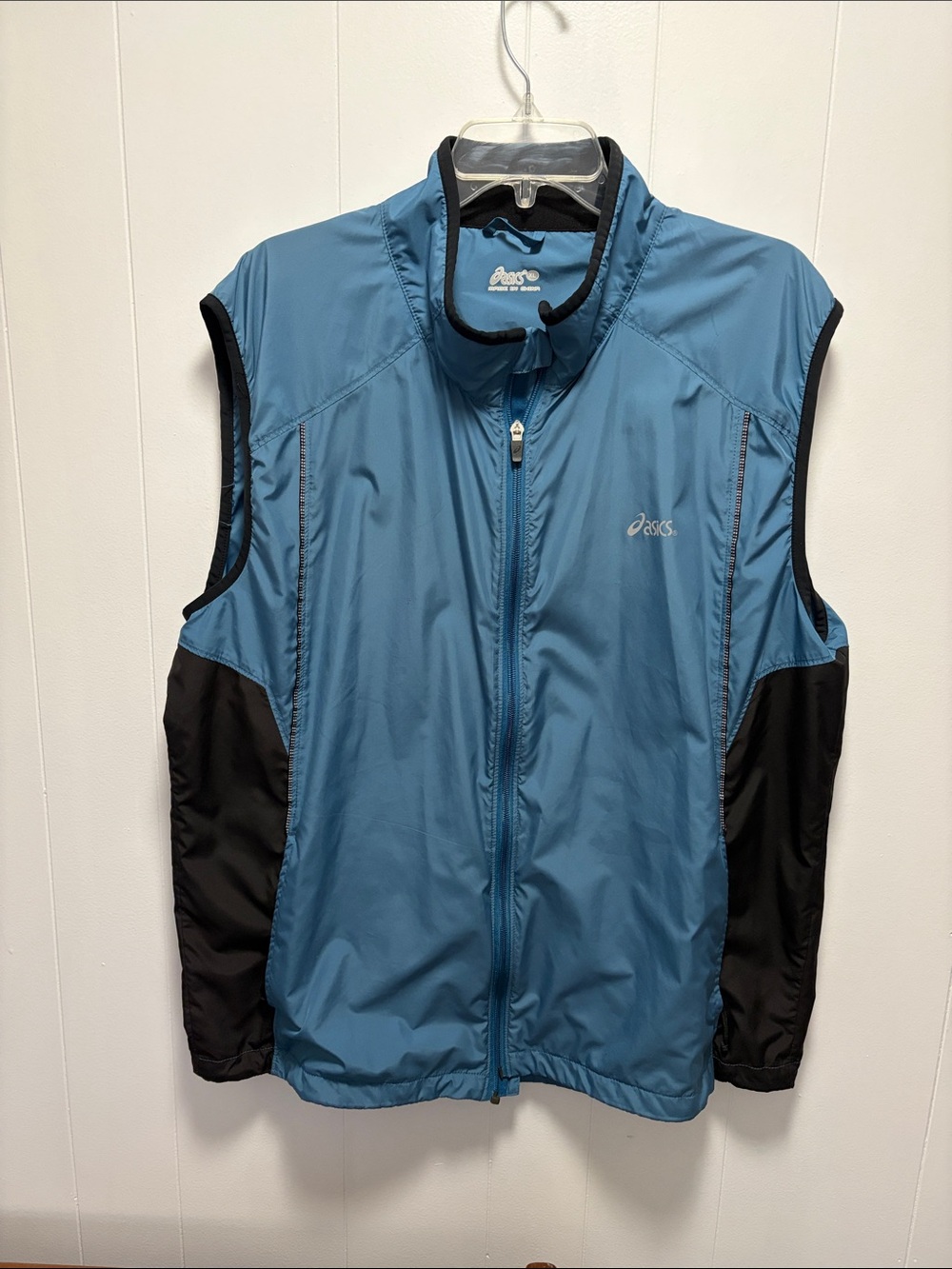 ASICS Light Blue and Brown Sleeveless Active Vest